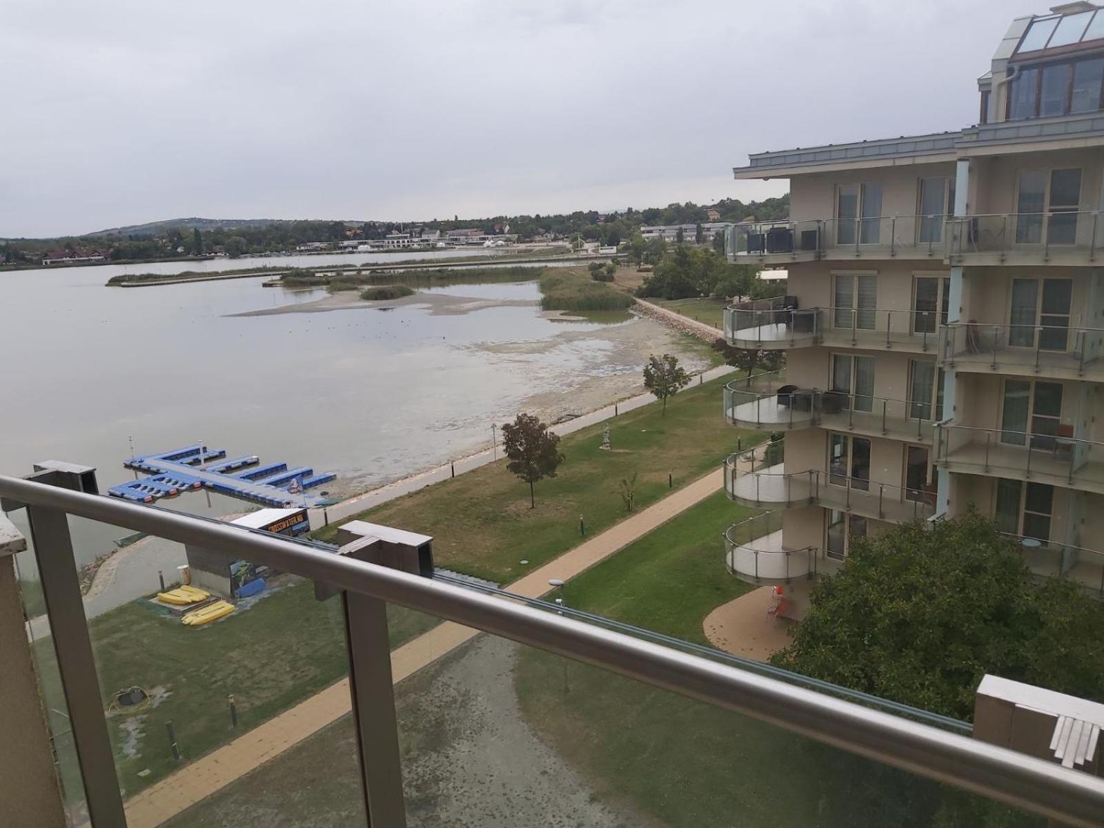 Wellness Apartments In Velence Esterno foto
