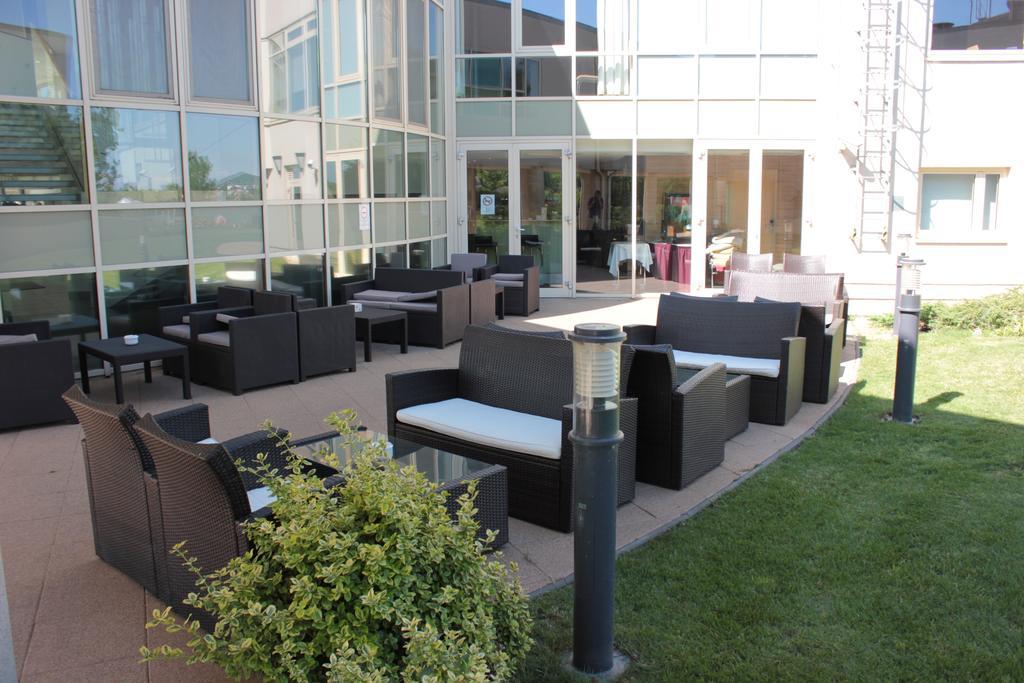 Wellness Apartments In Velence Esterno foto
