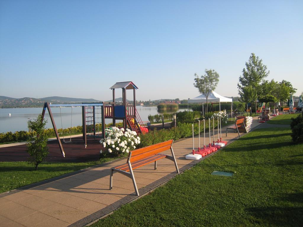 Wellness Apartments In Velence Esterno foto
