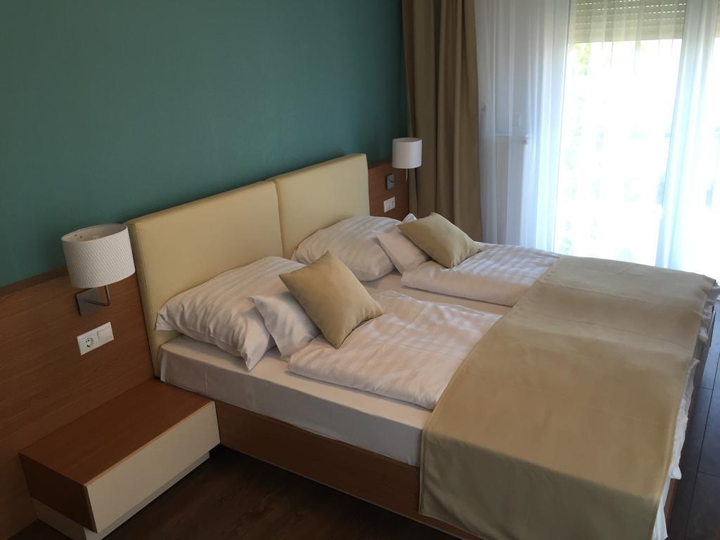 Wellness Apartments In Velence Esterno foto