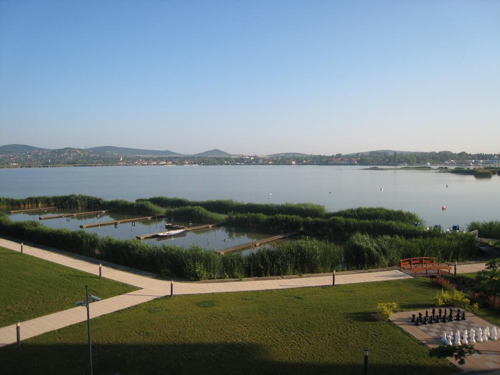 Wellness Apartments In Velence Esterno foto