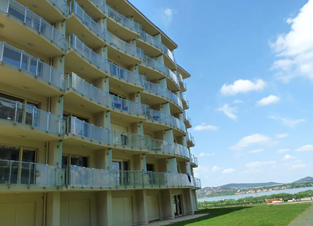 Wellness Apartments In Velence Esterno foto