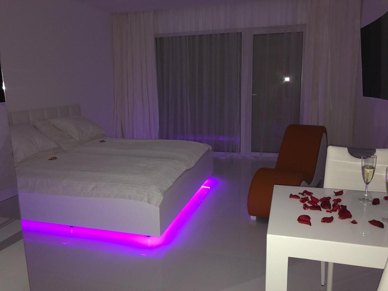 Wellness Apartments In Velence Esterno foto
